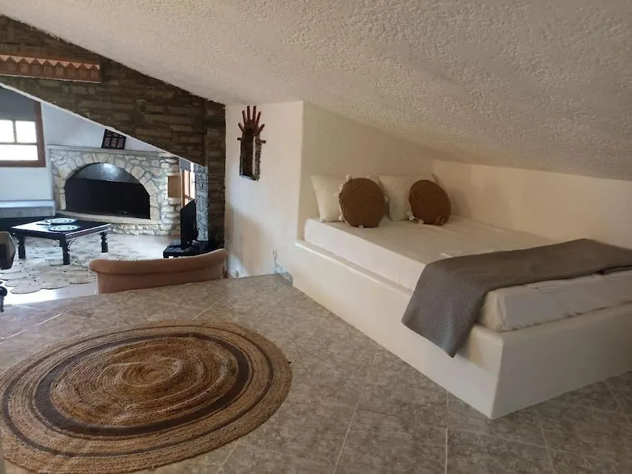 Cozy House Apartment Tagarades